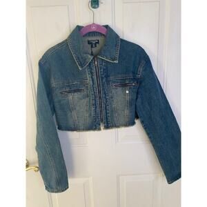 PrettyLittleThing Petite Denim Cropped Raw Hem Jacket 4 NWT